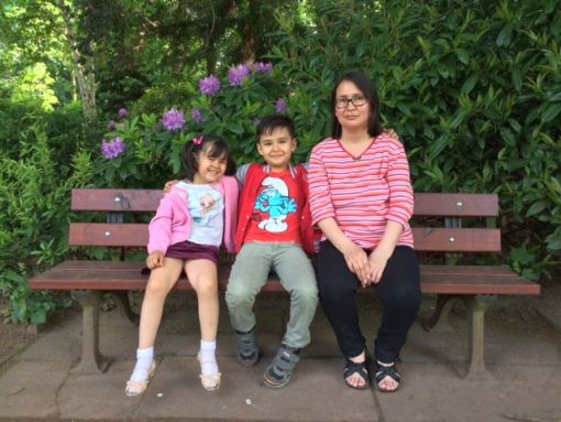 „Nach nur einem Jahr sind meine Kinder schon mehr Deutsch als Afghanisch“, sagt Zakia Shefayee © privat